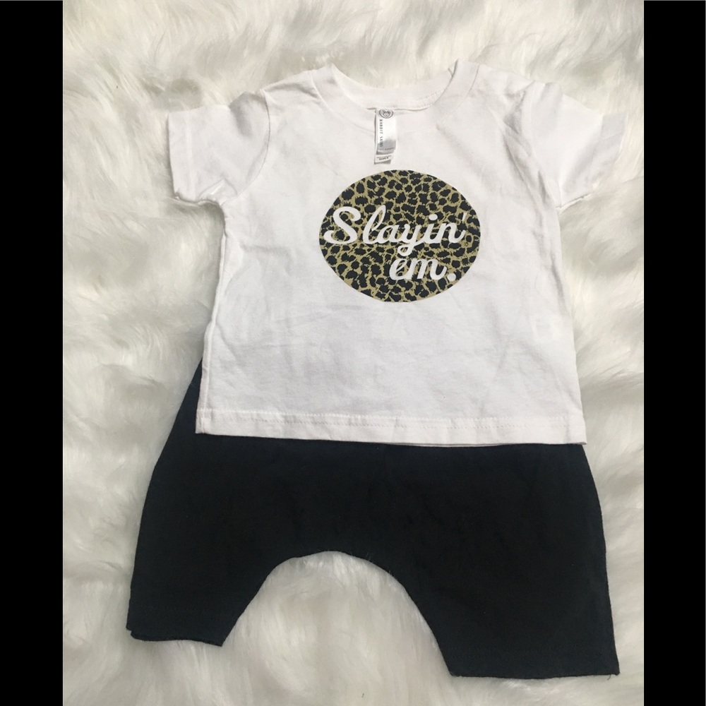 UNISEX 2T Slayin’ em tee.